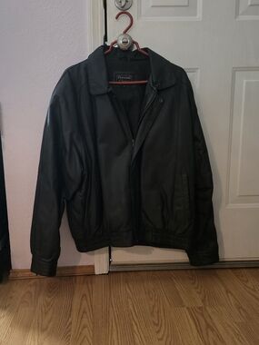 NWOT- Personal Choice XL Men's Black Leather Bomber Jacket